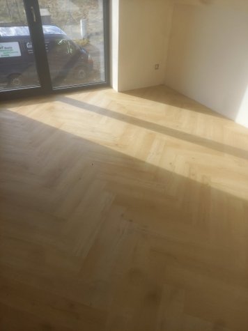 HOMEINSPIRE Salamanka vzor  tzv. rybí kost realizace Všechovice