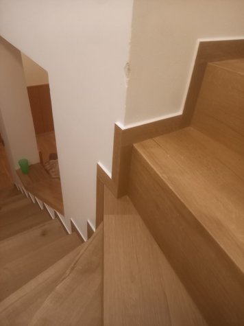 detail schodu a sokl.lišty 