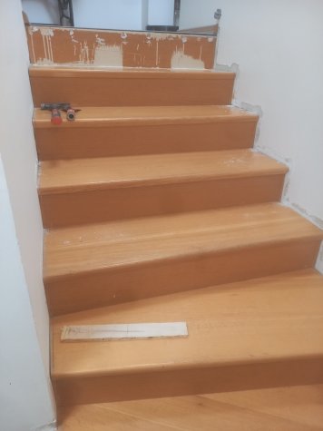 původní schody před montáží